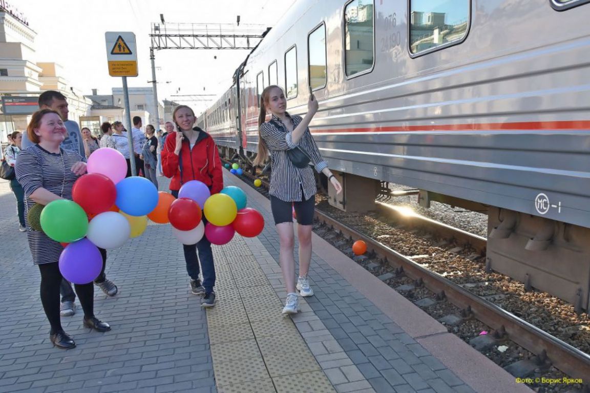 К 300-летию Екатеринбурга на вокзале встречать поезда будут под  «Свердловский вальс» - «Уральский рабочий»